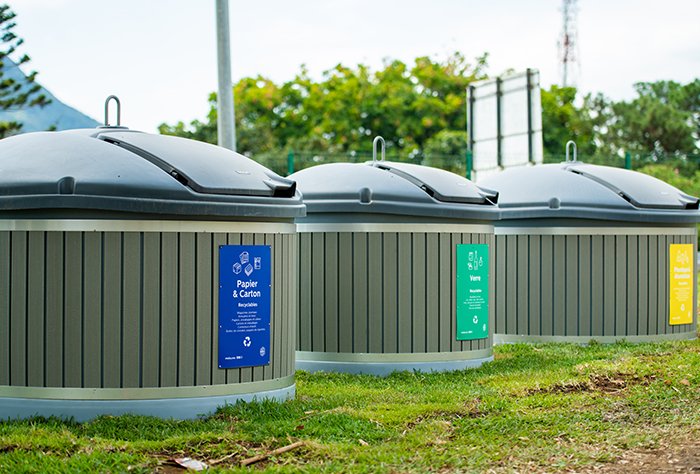 De toutes nouvelles poubelles de tri publiques à Moka